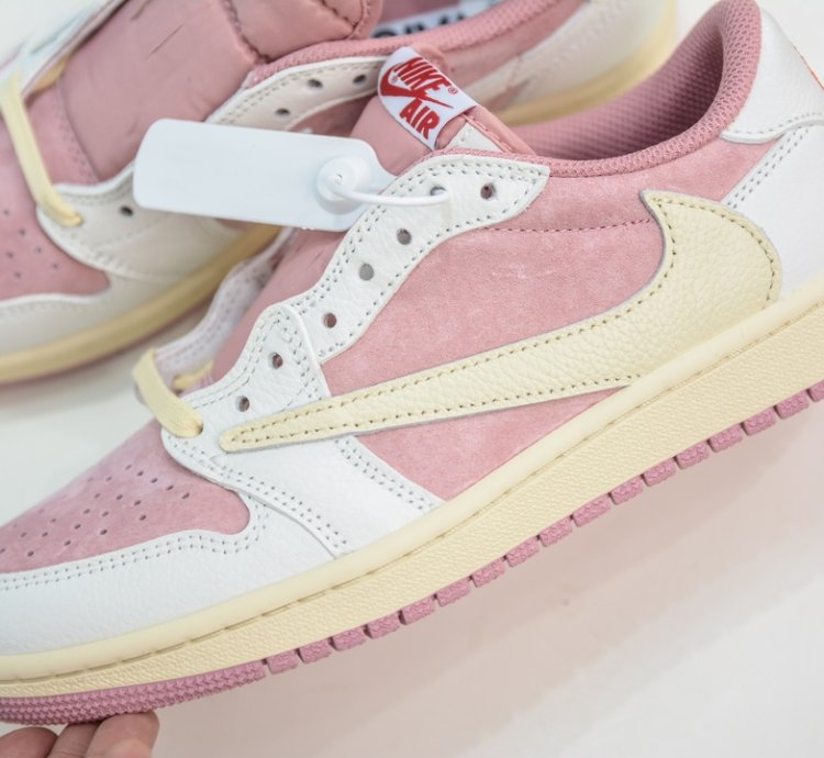 260 Travis Scott X Jordan Air Jordan 1 Low Canary Round 34g