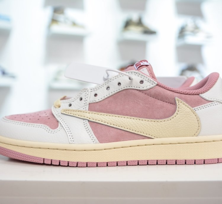 260 Travis Scott X Jordan Air Jordan 1 Low Canary Round 34g