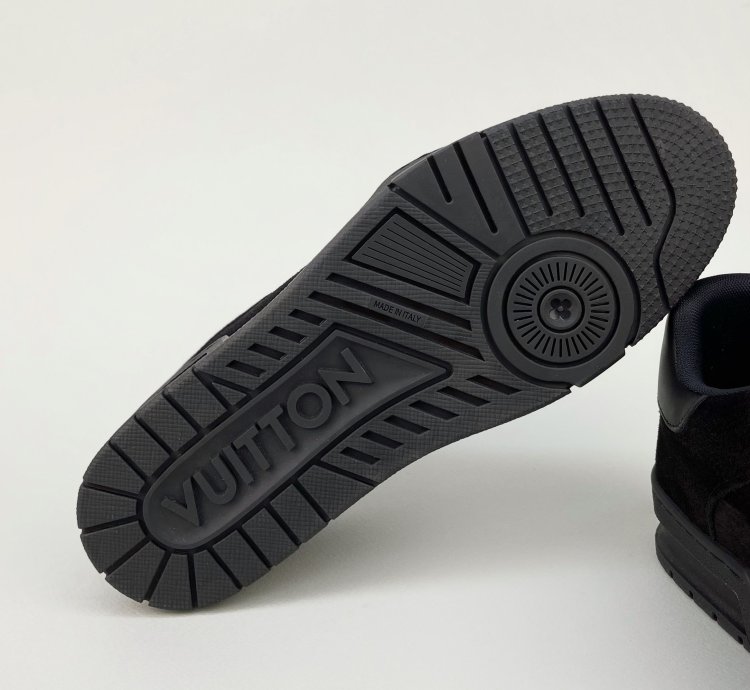 Low Top Sneaker Black Suede Lv Monogram