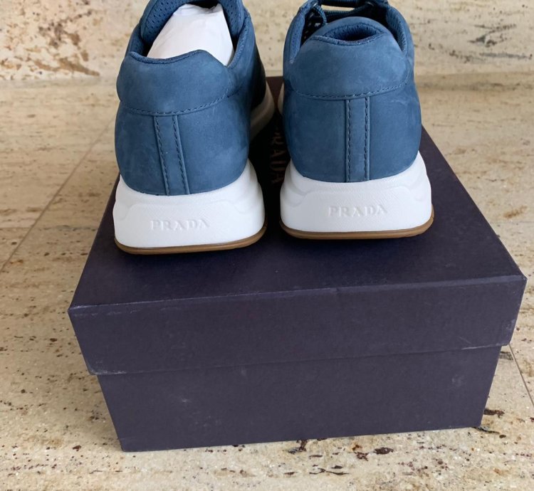 Low Top Sneaker In Blue