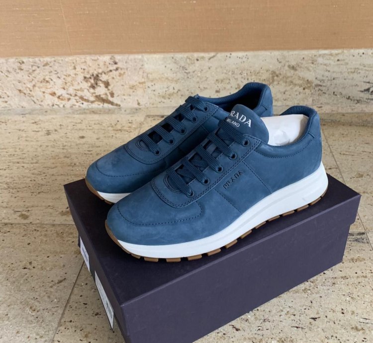 Low Top Sneaker In Blue