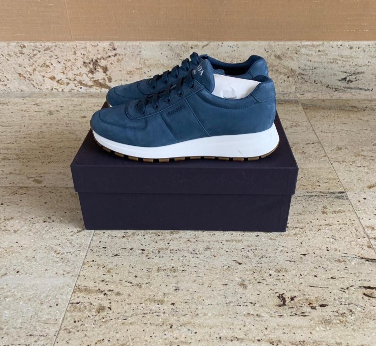 Low Top Sneaker In Blue