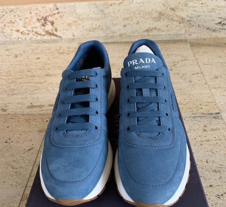 Low Top Sneaker In Blue