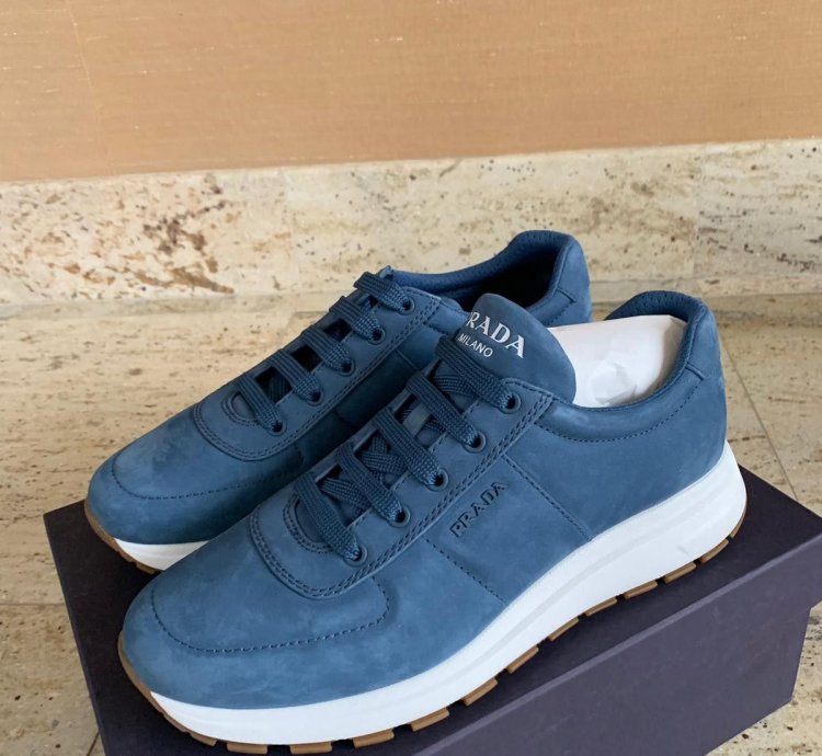Low Top Sneaker In Blue