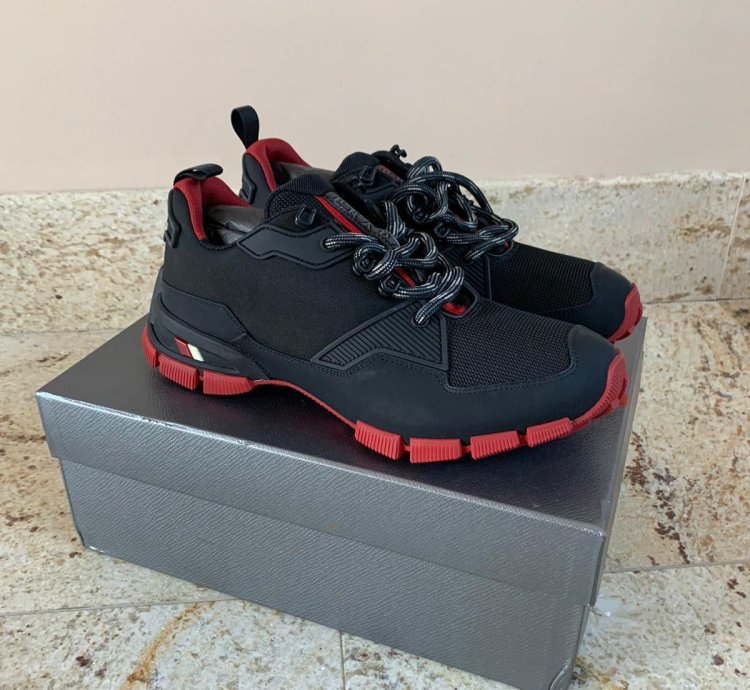 Low Top Trainers In Black Rubio