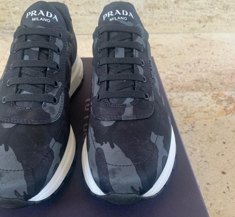 Low Top Trainers In Blue Camo