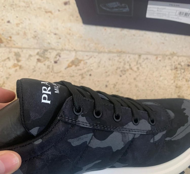 Low Top Trainers In Blue Camo