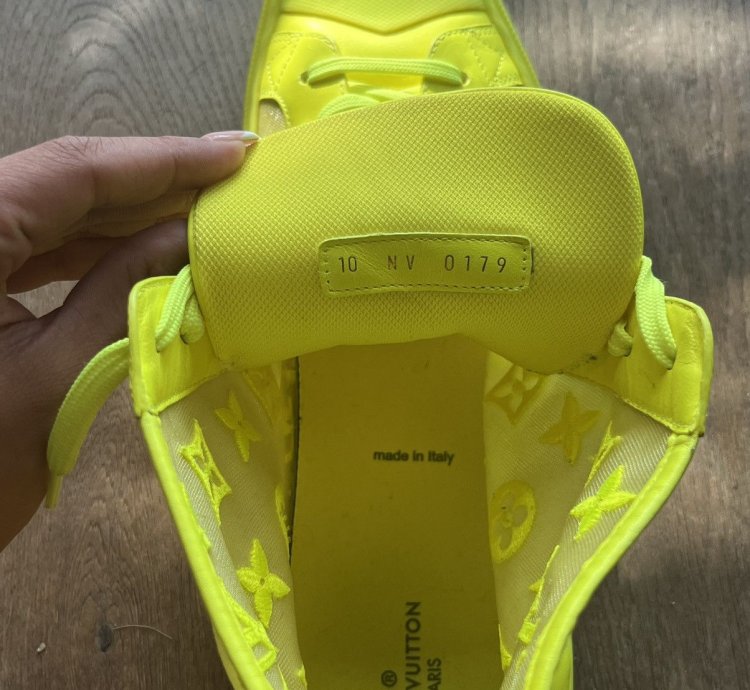 Luis Vuitton Monogram Pattern Sneakers