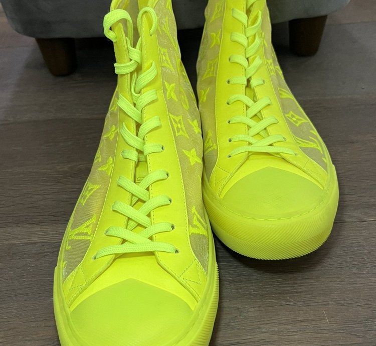 Luis Vuitton Monogram Pattern Sneakers
