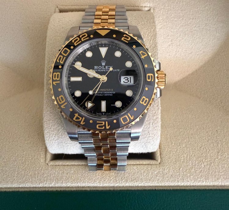 Rolex Gmt-master Ii Box And Papers No Scratches Worn On Special Occasions Only