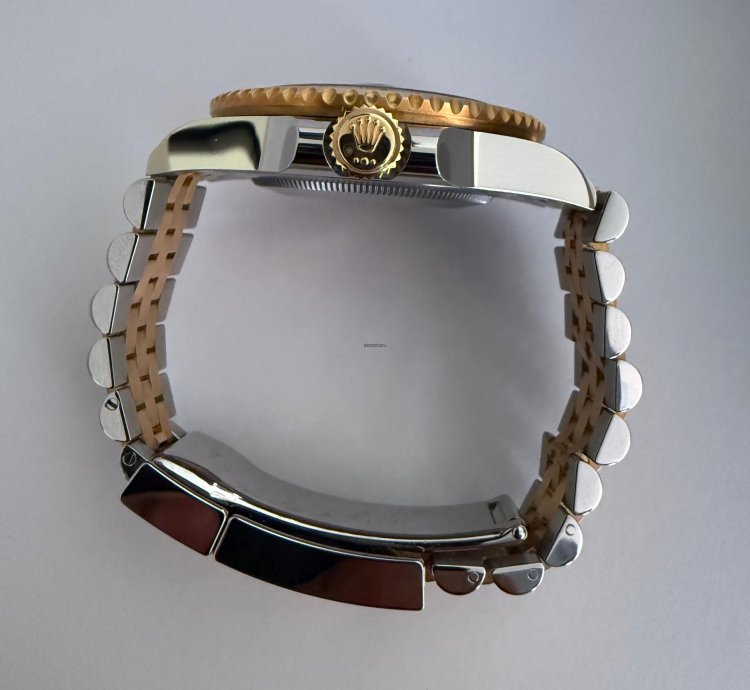 Rolex Gmt-master Ii Box And Papers No Scratches Worn On Special Occasions Only