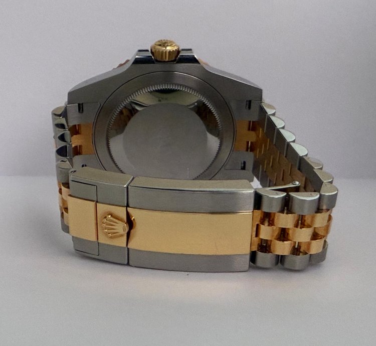 Rolex Gmt-master Ii Box And Papers No Scratches Worn On Special Occasions Only