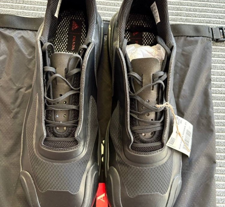 Luna Rossa 21 Prada Adidas Sportswear Yachting Club