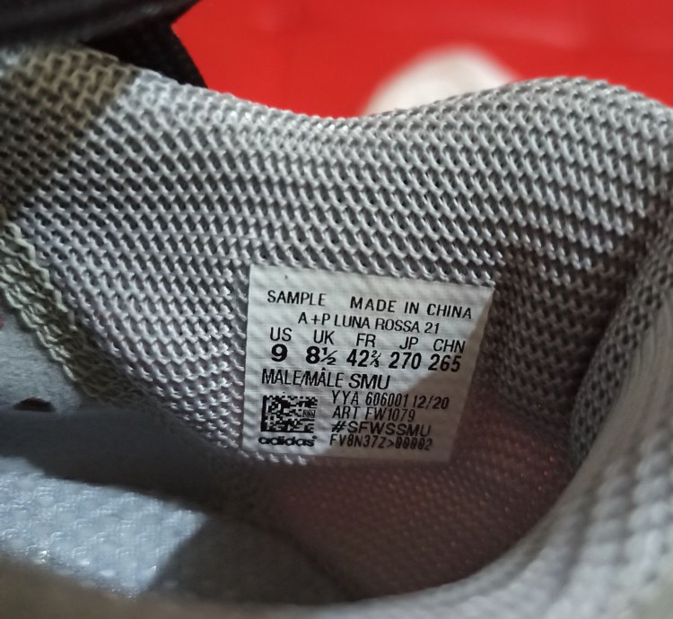 Luna Rossa 21 Sample Pair