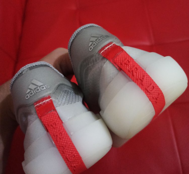 Luna Rossa 21 Sample Pair