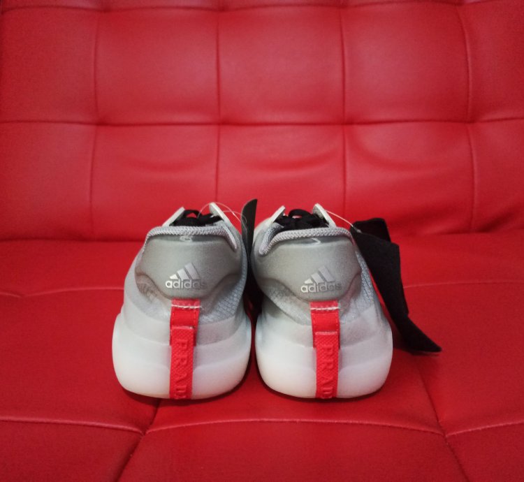 Luna Rossa 21 Sample Pair