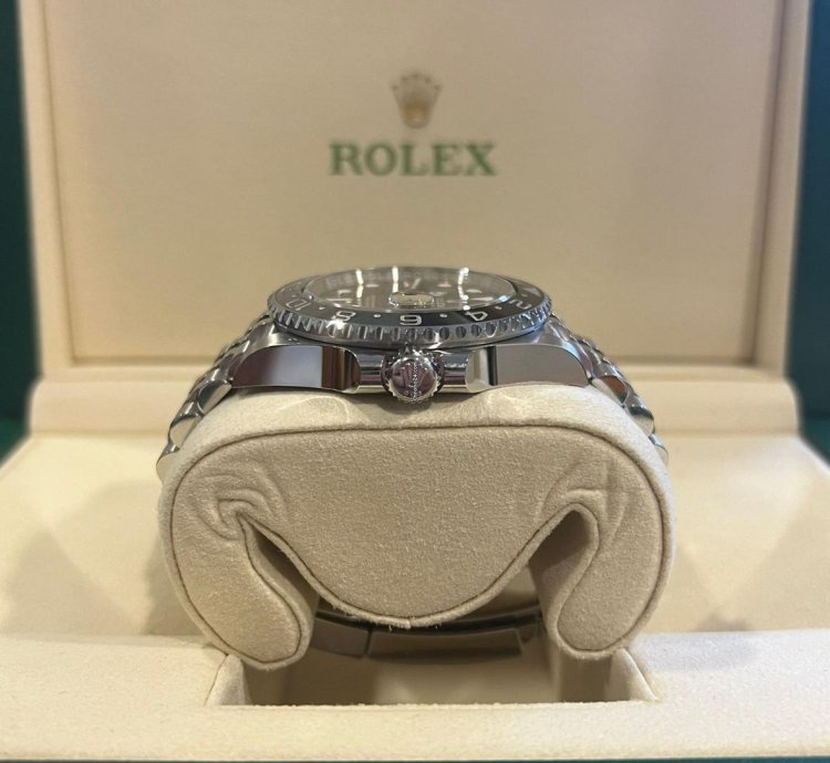 Rolex Gmt-master Ii Bruce Wayne - 126710grnr - 2024