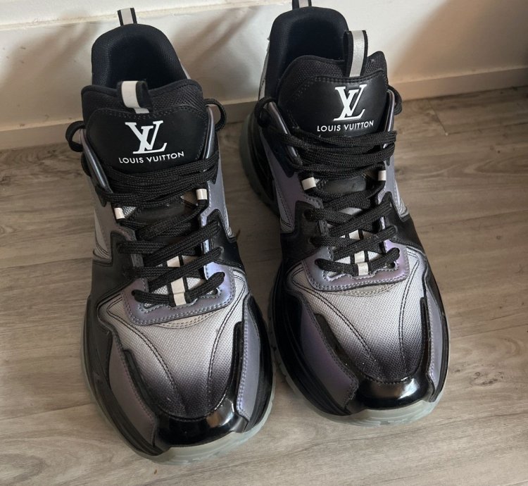 Lv Chunky Runner Sneaker