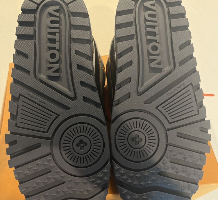 Lv Maxi Trainer Black Orange Sz11 5us