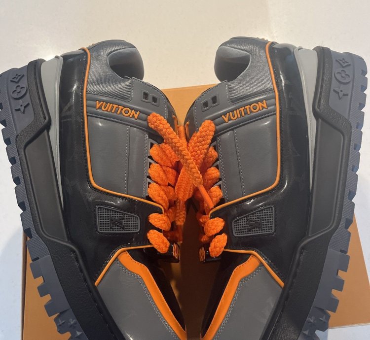 Lv Maxi Trainer Black Orange Sz11 5us