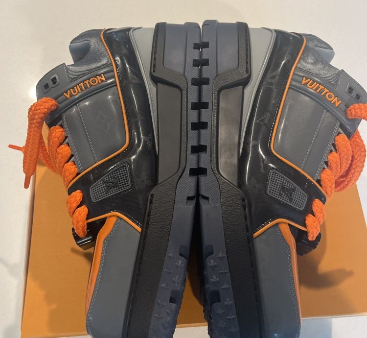 Lv Maxi Trainer Black Orange Sz11 5us
