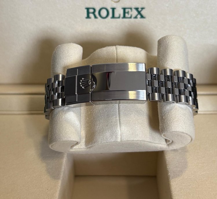 Rolex Gmt-master Ii Bruce Wayne - Jubilee - 126710grnr - 2025