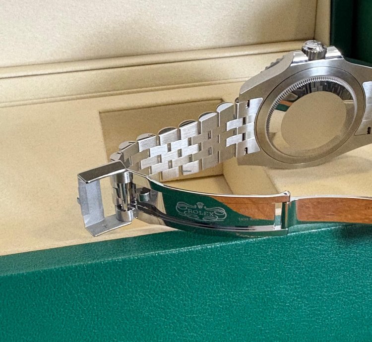 Rolex Gmt-master Ii Bruce Wayne - Jubilee - 126710grnr - 2025