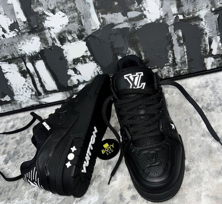 Lv Monogram Trainers Lv8 Us10