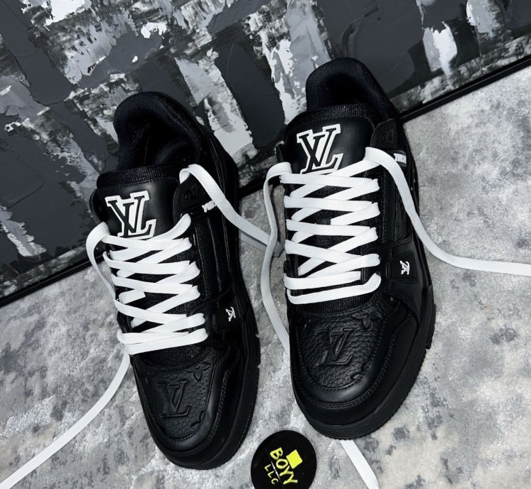 Lv Monogram Trainers Lv8 Us10
