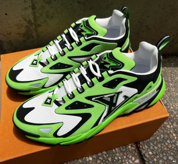 Lv Runner Tactic Sneaker