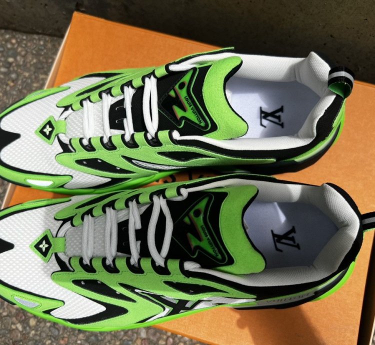 Lv Runner Tactic Sneaker