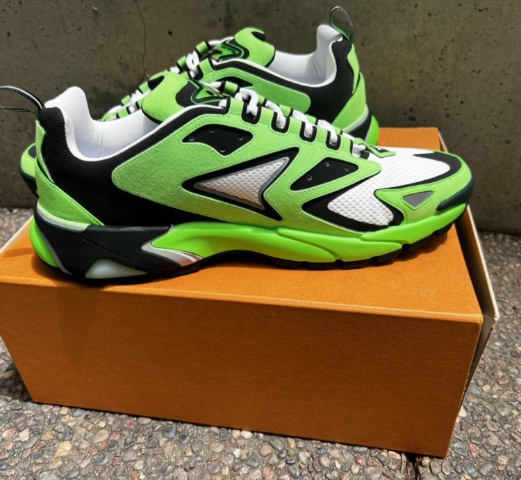 Lv Runner Tactic Sneaker