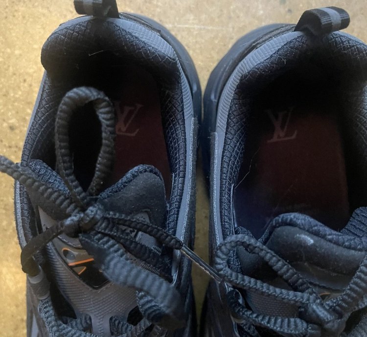 Lv Runner Tatic Sneaker