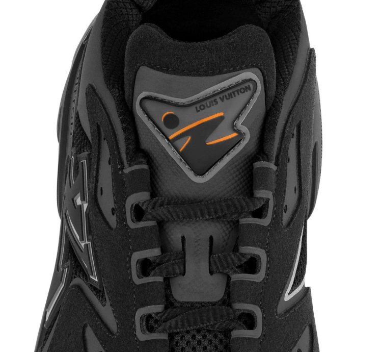 Lv Runner Tatic Sneaker