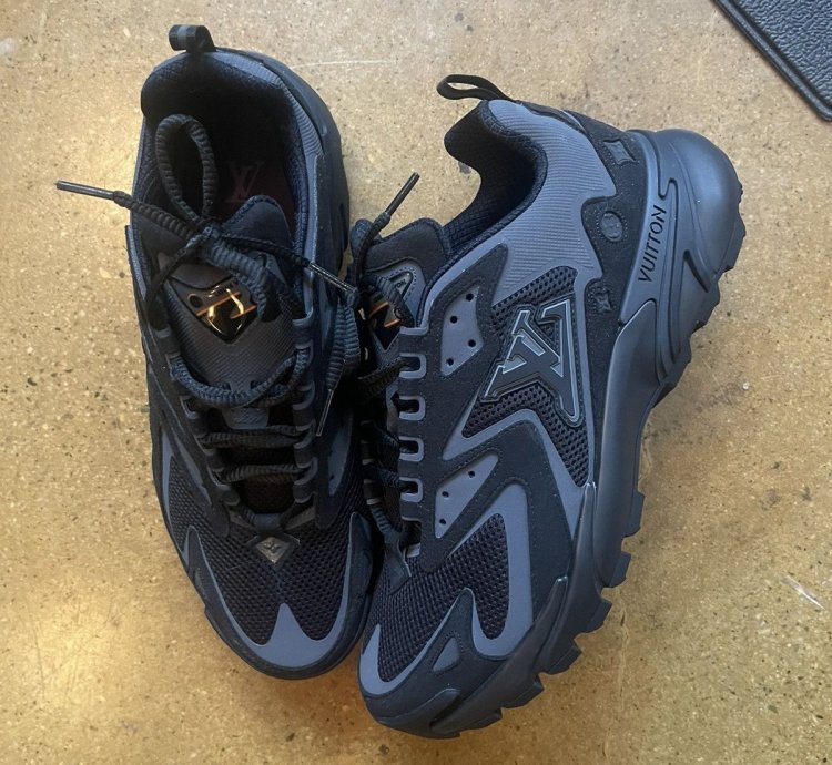 Lv Runner Tatic Sneaker