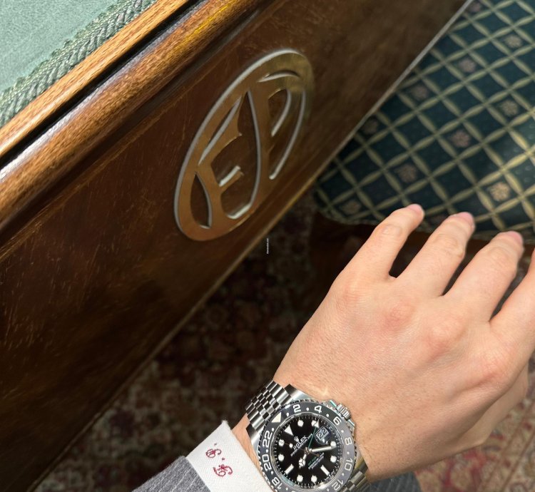 Rolex Gmt-master Ii Bruce Wayne 126710grnr Jubilee Grey Black