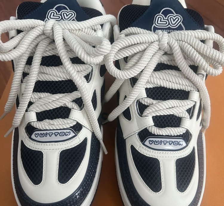 Lv Skate Sneakers