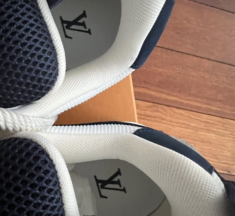 Lv Skate Sneakers