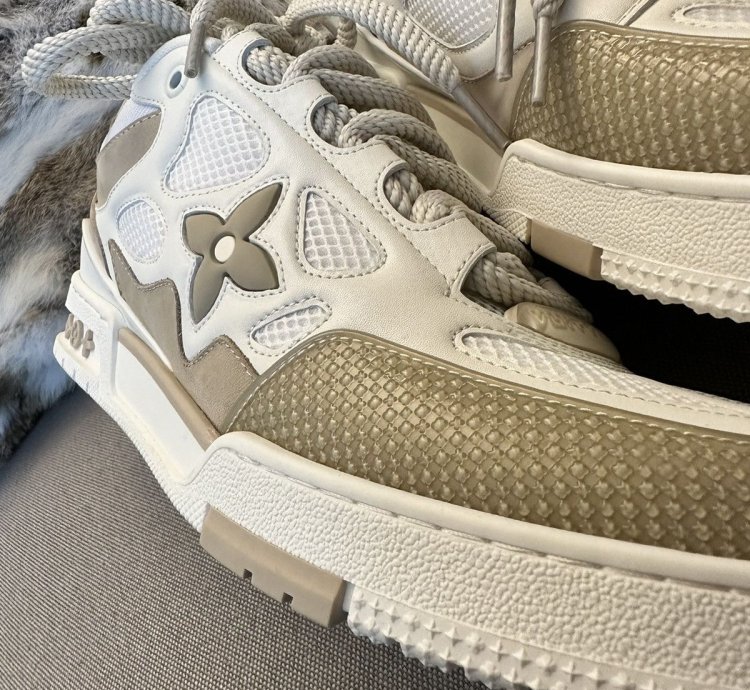 Lv Skate Trainers Size10