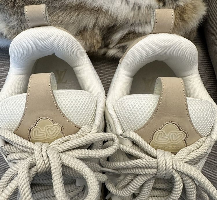 Lv Skate Trainers Size10