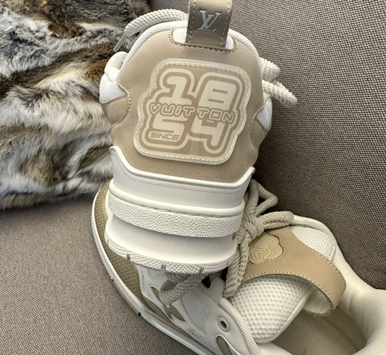 Lv Skate Trainers Size10