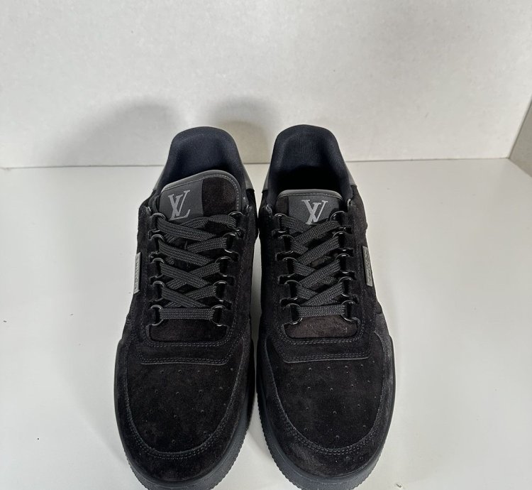 Lv Staff Trainer Sneaker