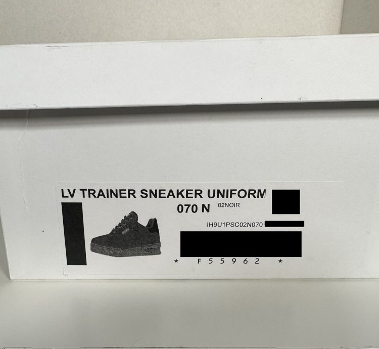 Lv Staff Trainer Sneaker