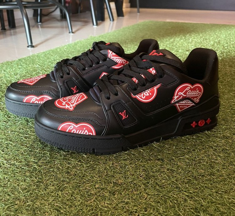 Lv Trainer Ft Nigo Black Red Hearts