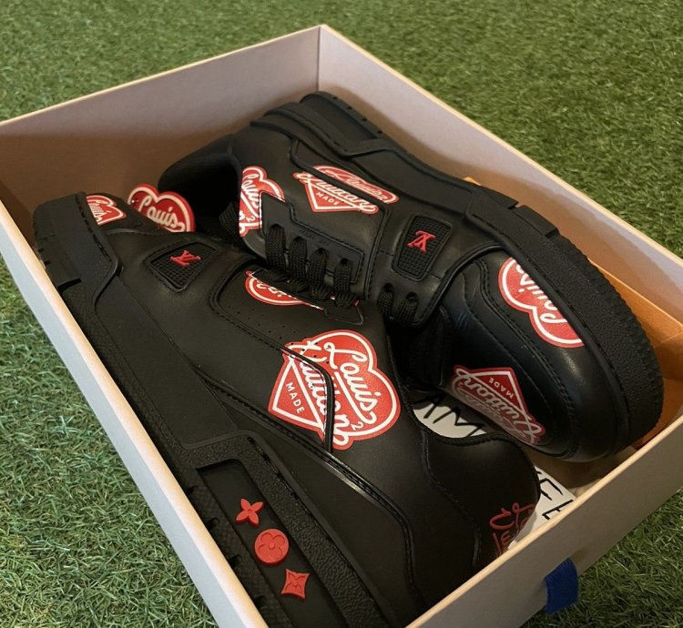 Lv Trainer Ft Nigo Black Red Hearts
