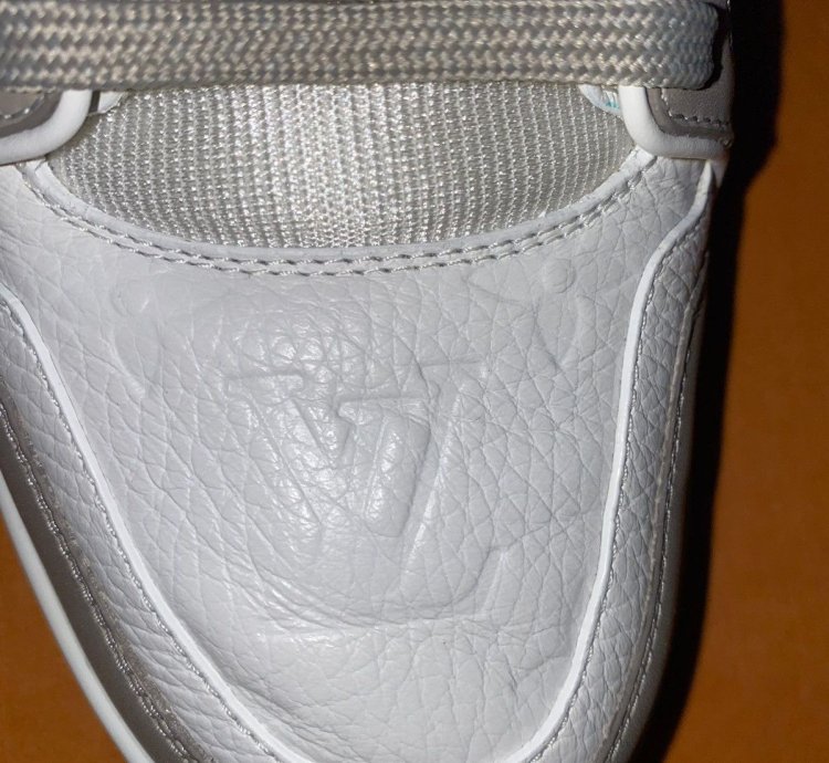 Lv Trainer Grey White Uk 7
