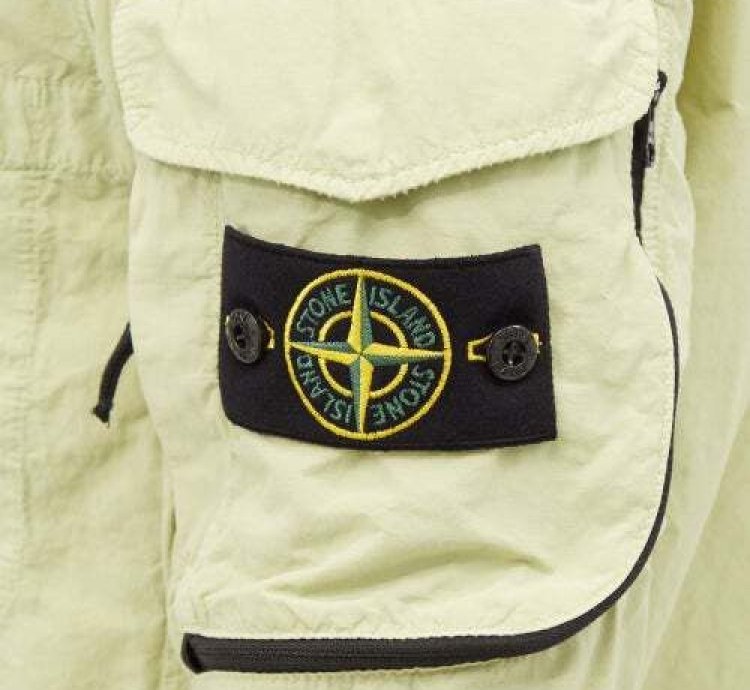 500 Ss22 Logo Zipped Overshirt Green