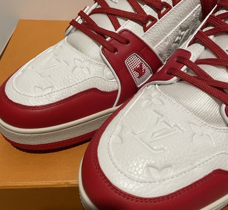 Lv Trainer Red White