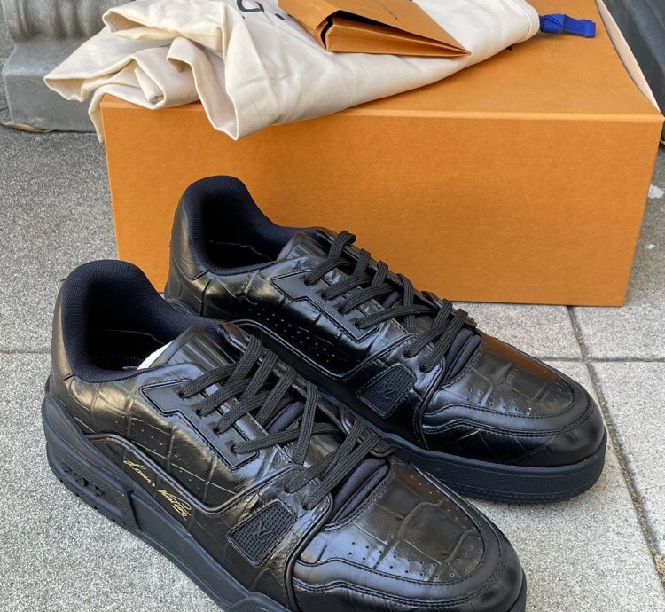 Lv Trainer Sneaker Croc Black Sz Us 9