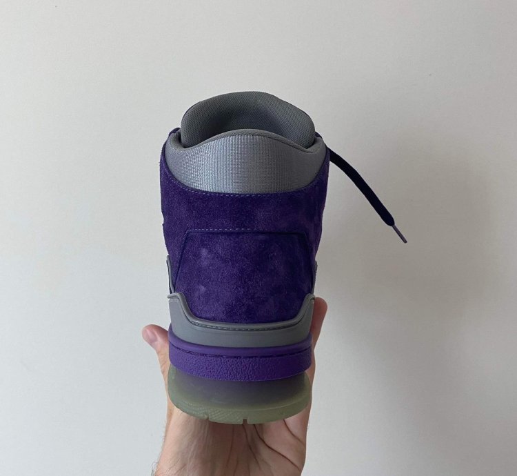 Lv Trainer Sneaker Mid-top
